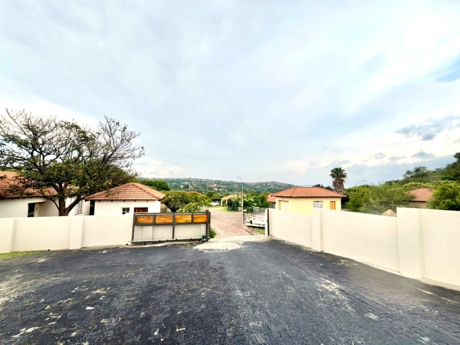 To Let 4 Bedroom Property for Rent in Cashan North West